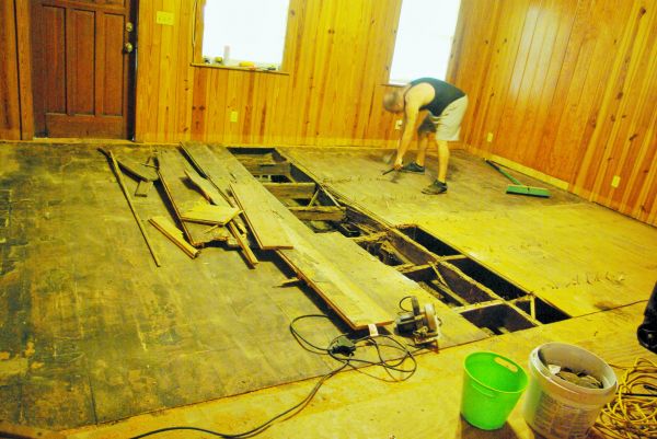 Subfloor Demolition in Simpsonville